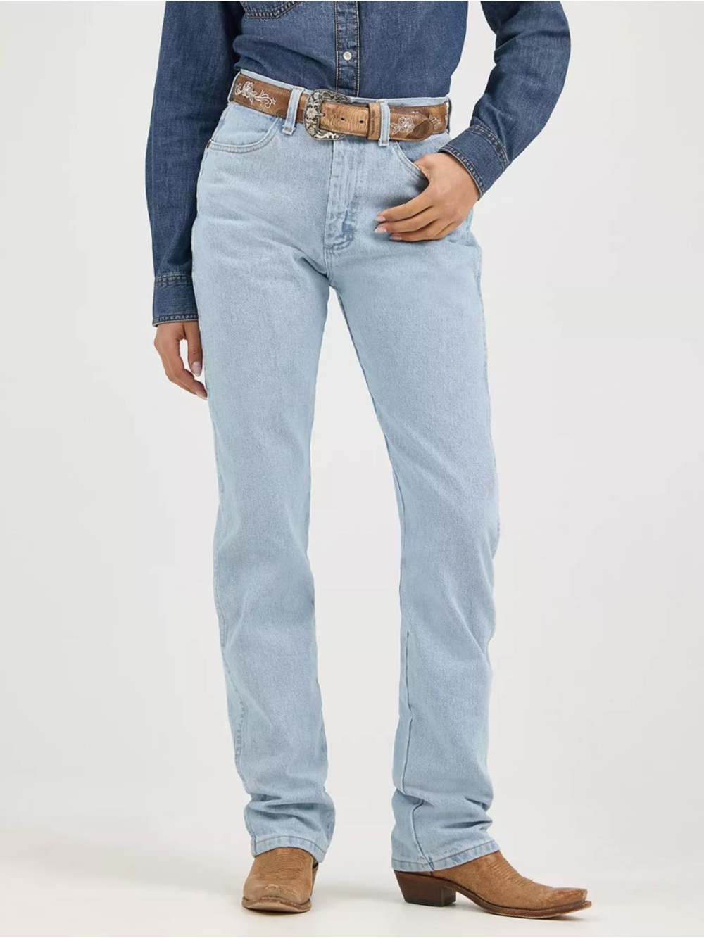 Women’s Wrangler Light Wash Cowboy Cut Slim Fit Jean